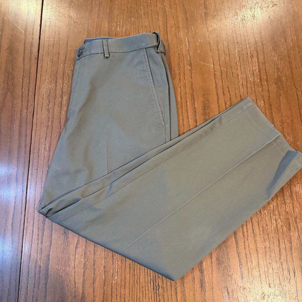 Haggar Classic Fit Premium No Iron Khaki Pants Mens 34x29 Olive Stretch Dress
